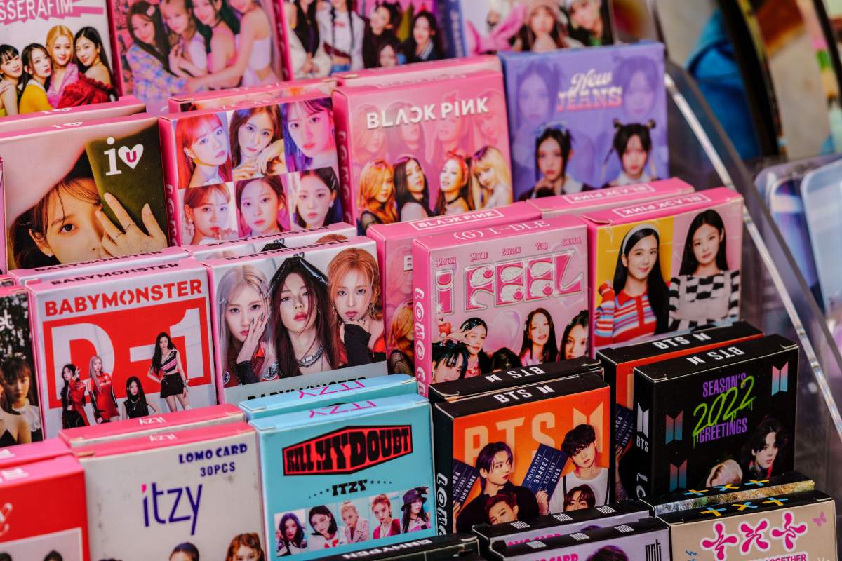 Albums de k-pop - crédit photo : Octavio Parra via Shutterstock
